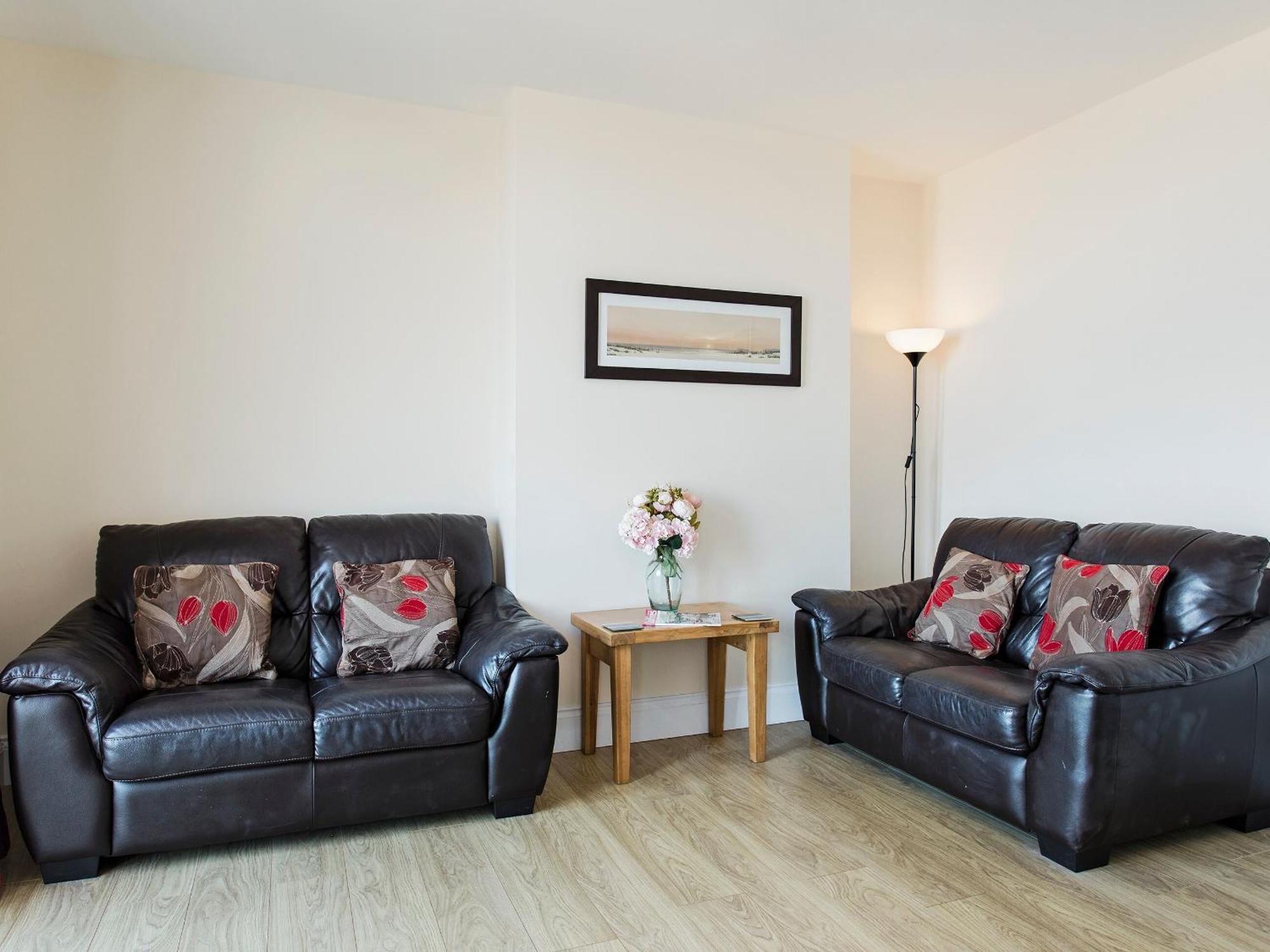 Sunny Beach Apartments Shanklin Kültér fotó