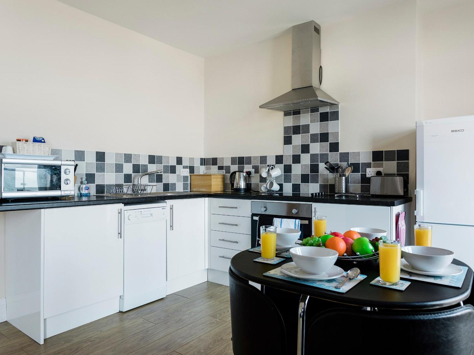 Sunny Beach Apartments Shanklin Kültér fotó